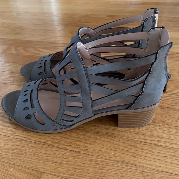 TG gladiator heel sandals, size 8.5. Gently worn. - Picture 3 of 10